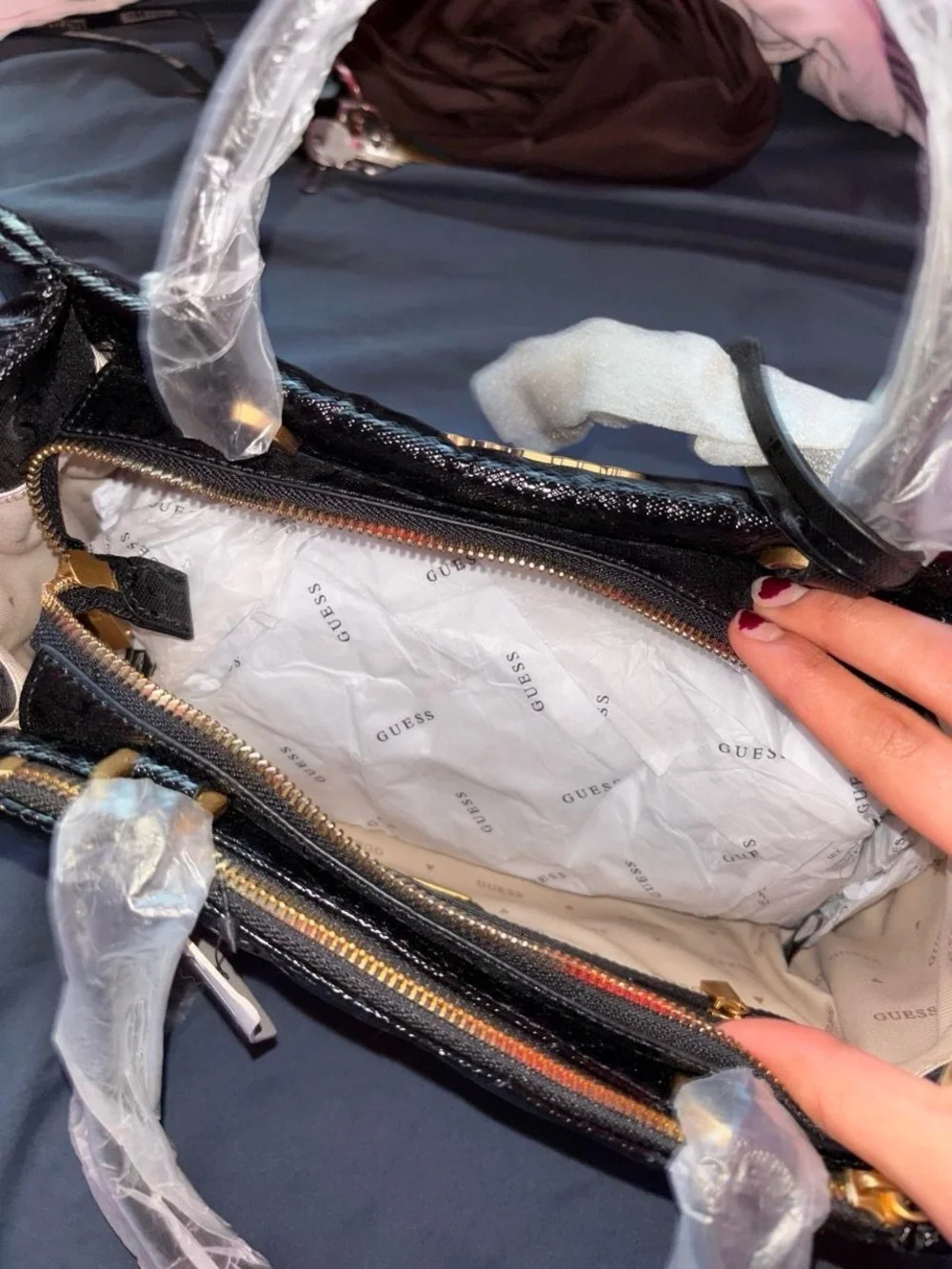 Guess satchel black